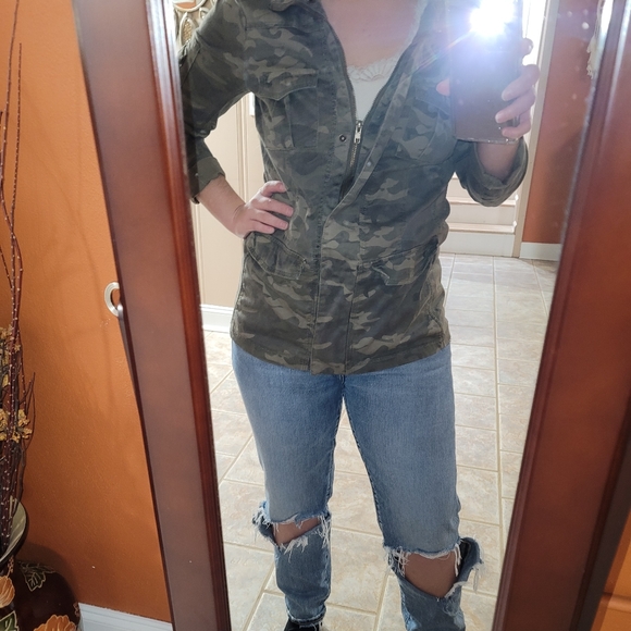 Camo Utility Shacket - Picture 5 of 6